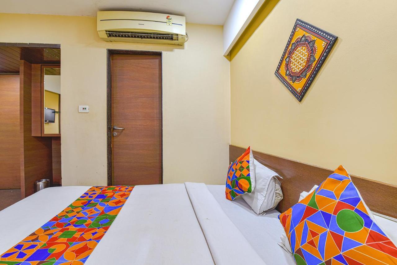Fabhotel Rb Residency سورات المظهر الخارجي الصورة